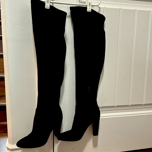 💖2/$20 Unisa Knee High Faux Suede Boots Sz 6.5 - Picture 3 of 9